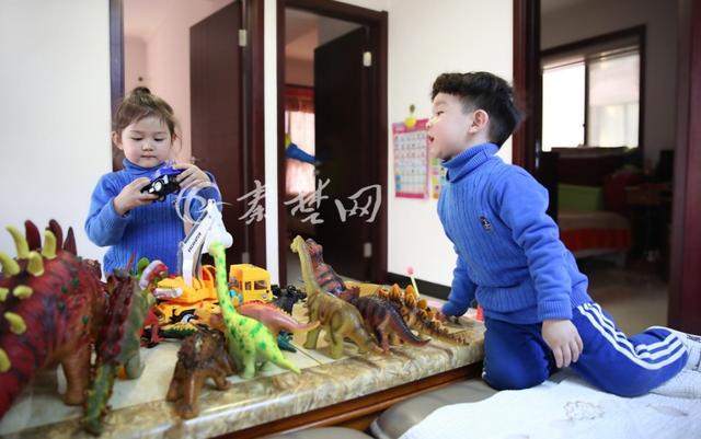 十堰“10”后小模特走秀忙 多才多艺萌哒哒