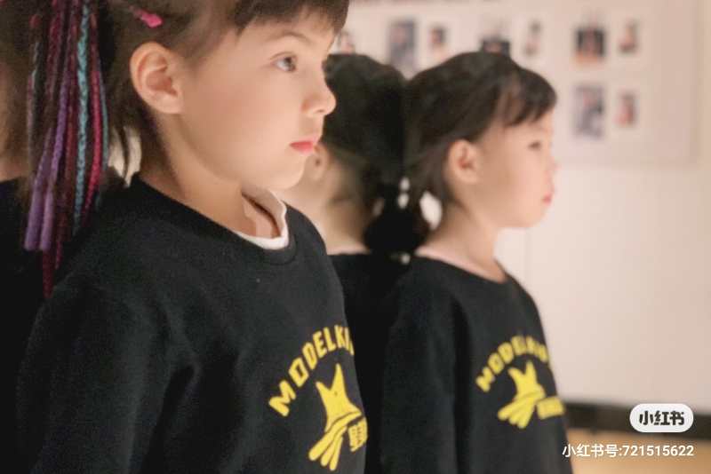 儿童学习模特有哪些好处？_星美摇篮儿童模特培训学校